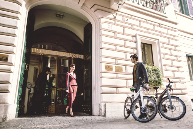 Vivre Rome en version écolochic grâce au Smart eBike et à l'Hôtel de Russie