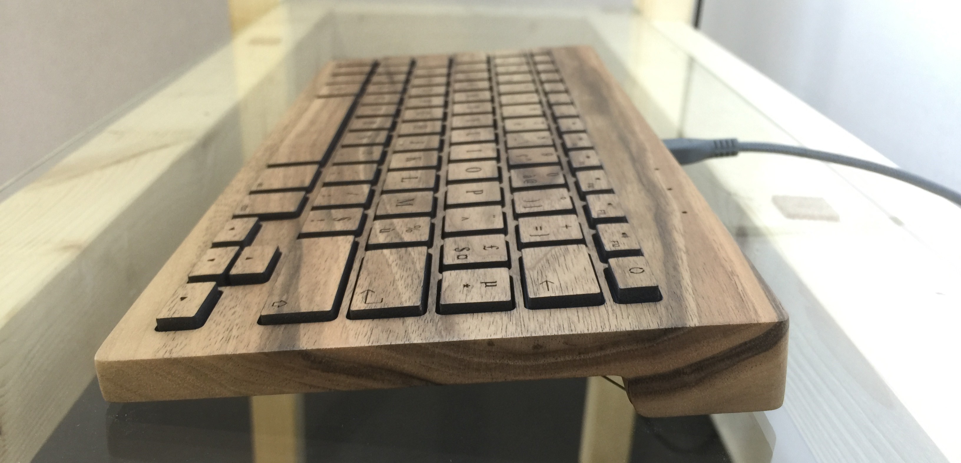 Essentiel, un nouveau clavier en bois chez Orée