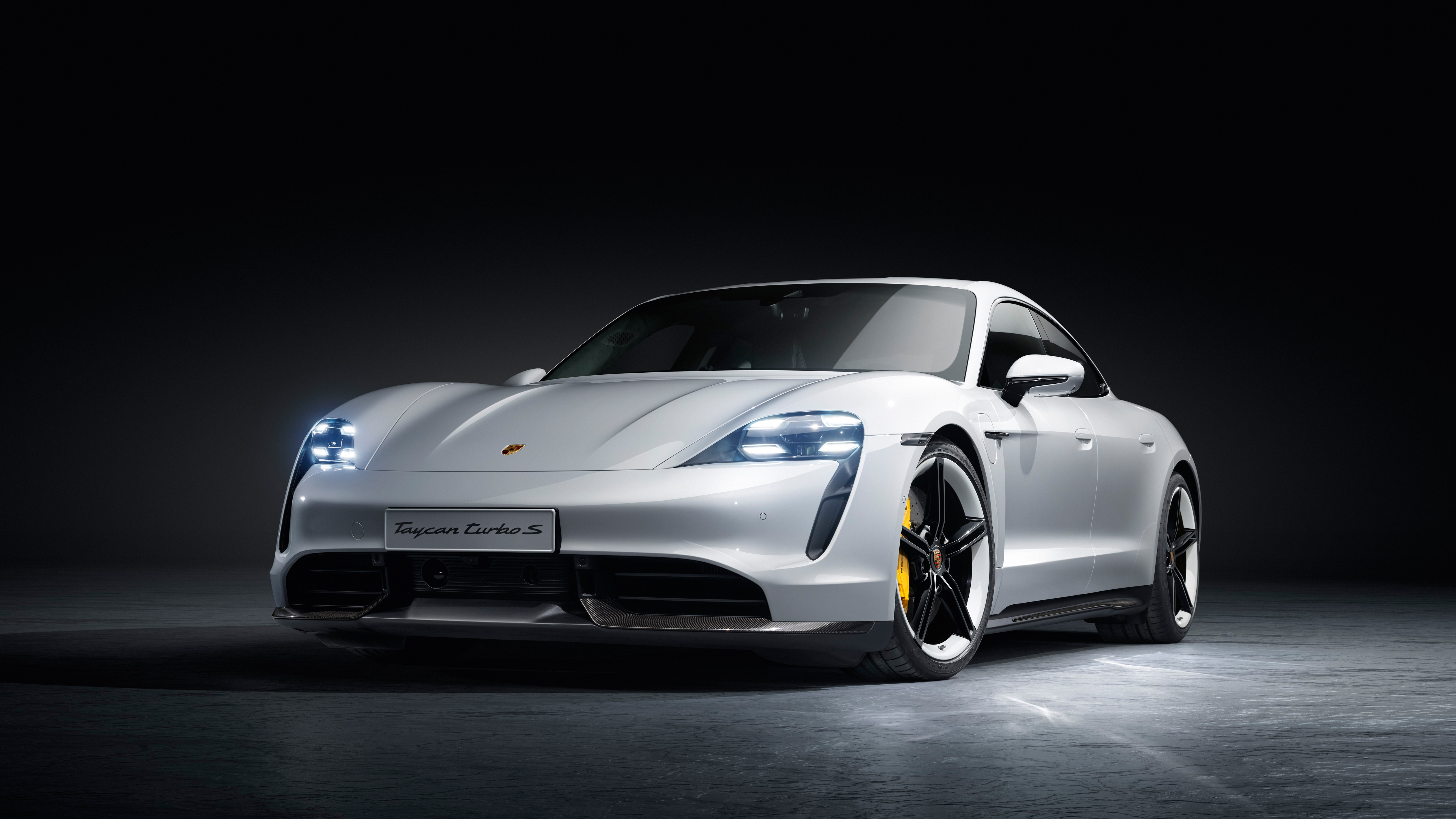 Porsche dévoile officiellement la Taycan