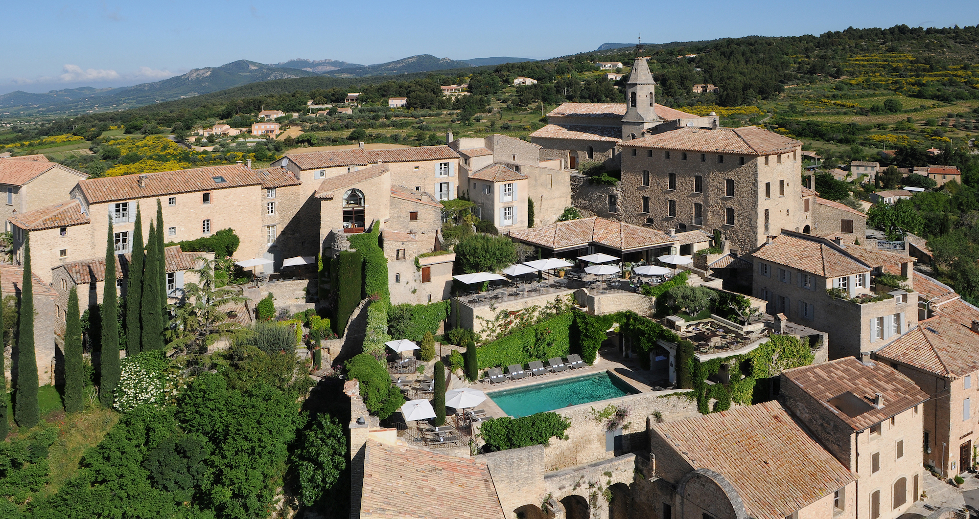 L'Hôtel Crillon le Brave propose aux citadins une retraite loin du bruit et de la pollution