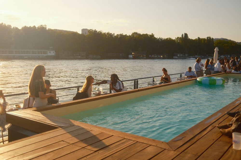 La Marina Les Maquereaux : la nouvelle adresse chic, familiale et sportive les pieds dans l’eau