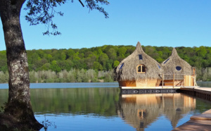 ​Les Cabanes des Grands Lacs lancent un Spa flottant écologique